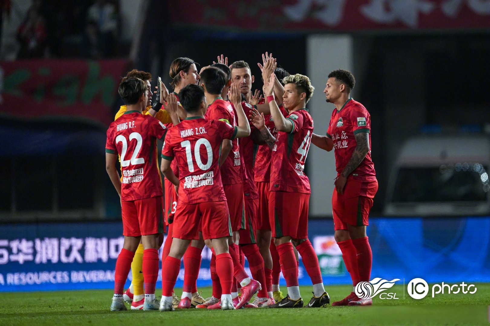 热那亚主场大胜,豪取联赛三连胜 热那亚主场大胜,豪取联赛三连胜