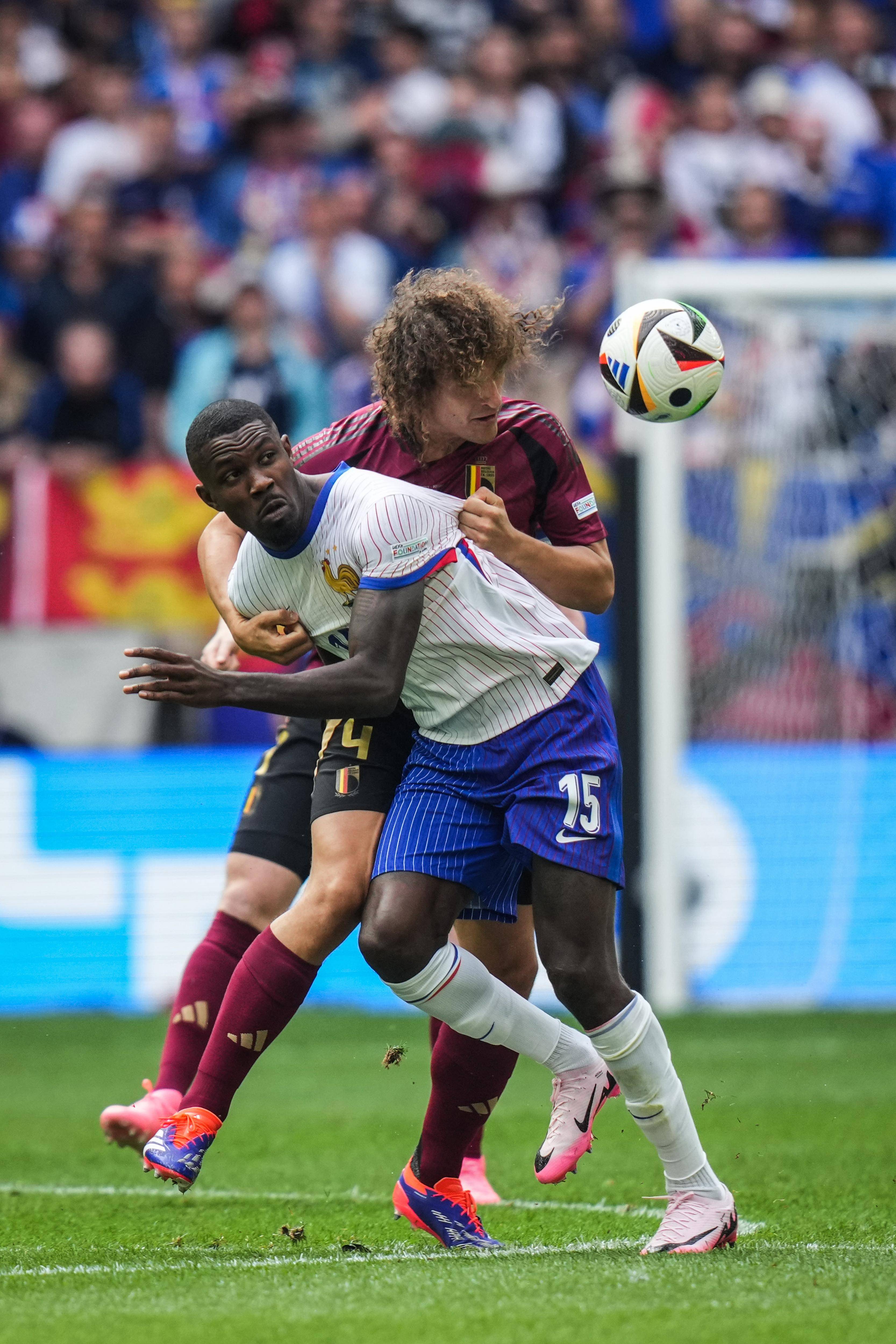 IM体育平台-一场足球盛宴涌入法国，各路豪强齐聚