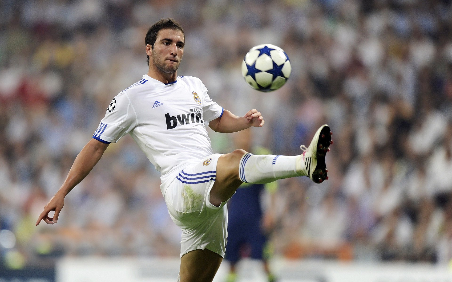 IM Sport-地缘突围与赛道狂飙，几内亚外交变局、乌克兰战场转折与基米希的F1街道赛统治时刻