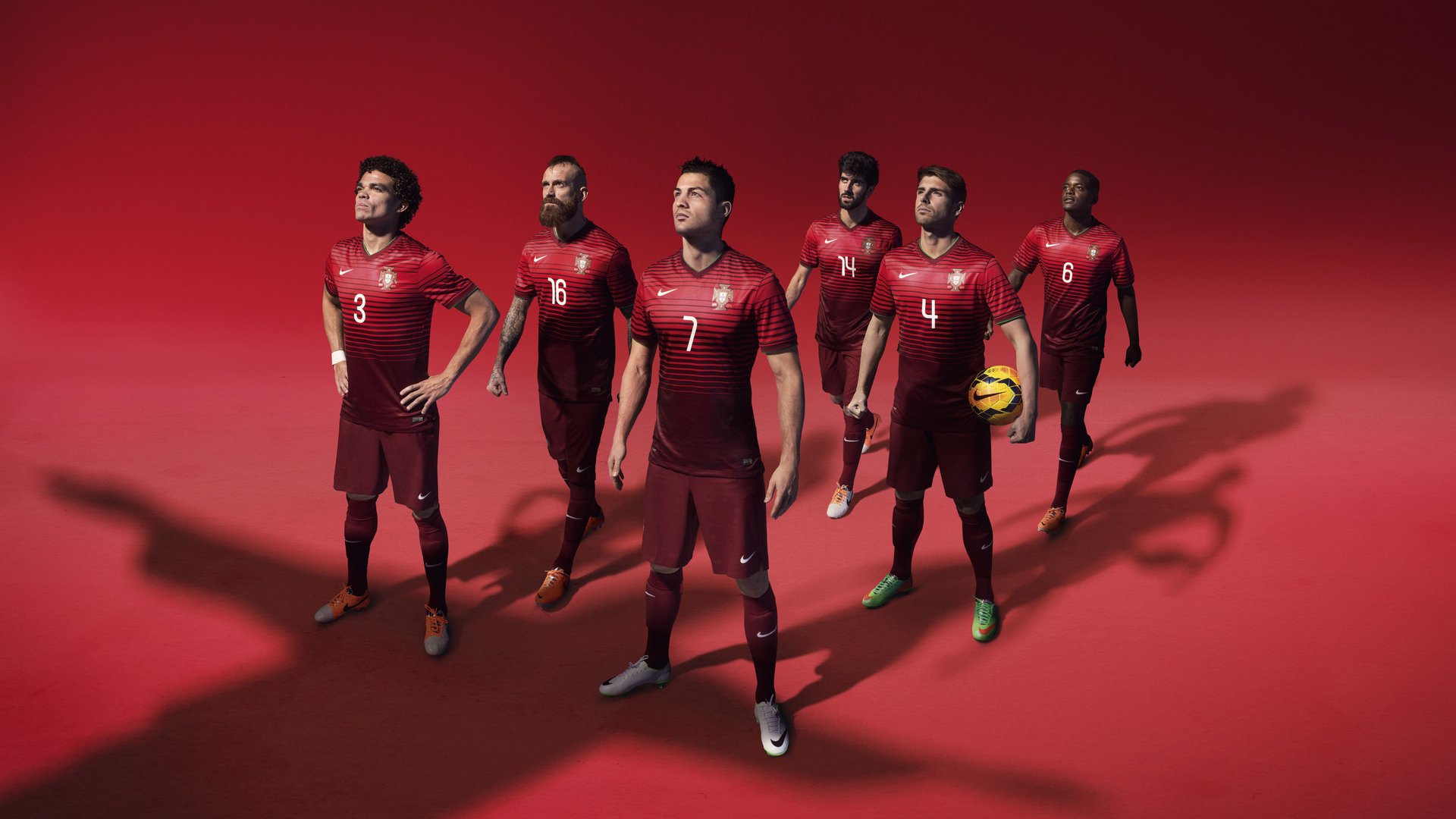 绿茵场上的命运交错，贝林厄姆关键制胜，阿尔及利亚收割哥伦比亚的战术启示