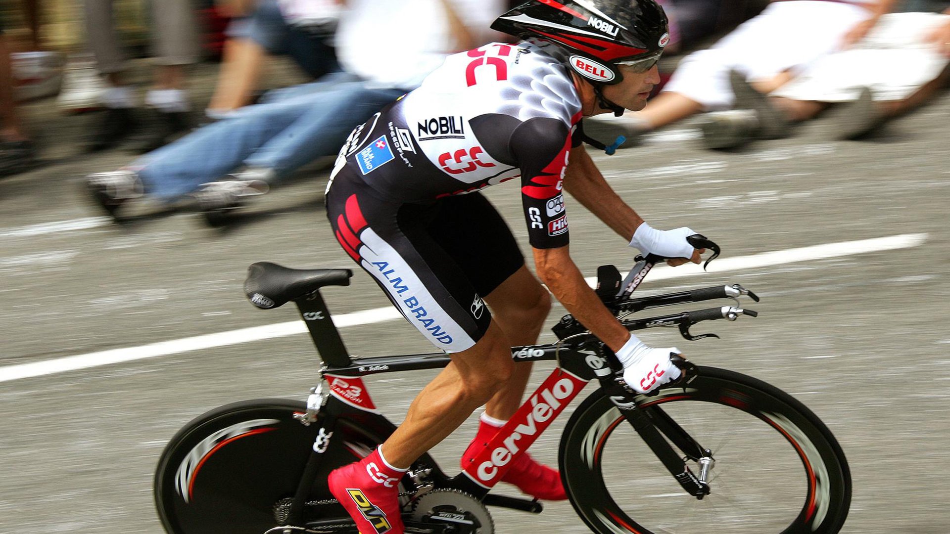 IM体育赛事直播入口-逆转与统治，从温网翻盘到拉沃尔杯，西西帕斯如何定义新时代的韧性